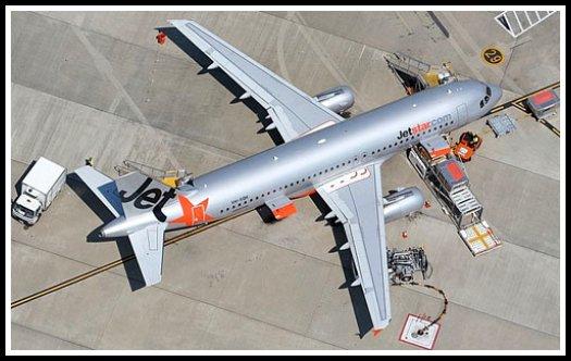 Ground handling vehicles disposition during handling of a Jetstar Airbus A320